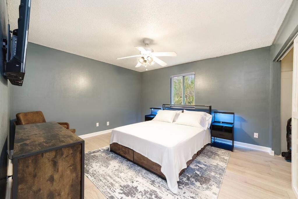 Uptown Livin' - 2 Qb, 500Mb Wifi & Balcony Apartment Gainesville Exterior foto