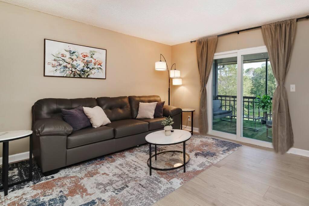 Uptown Livin' - 2 Qb, 500Mb Wifi & Balcony Apartment Gainesville Exterior foto